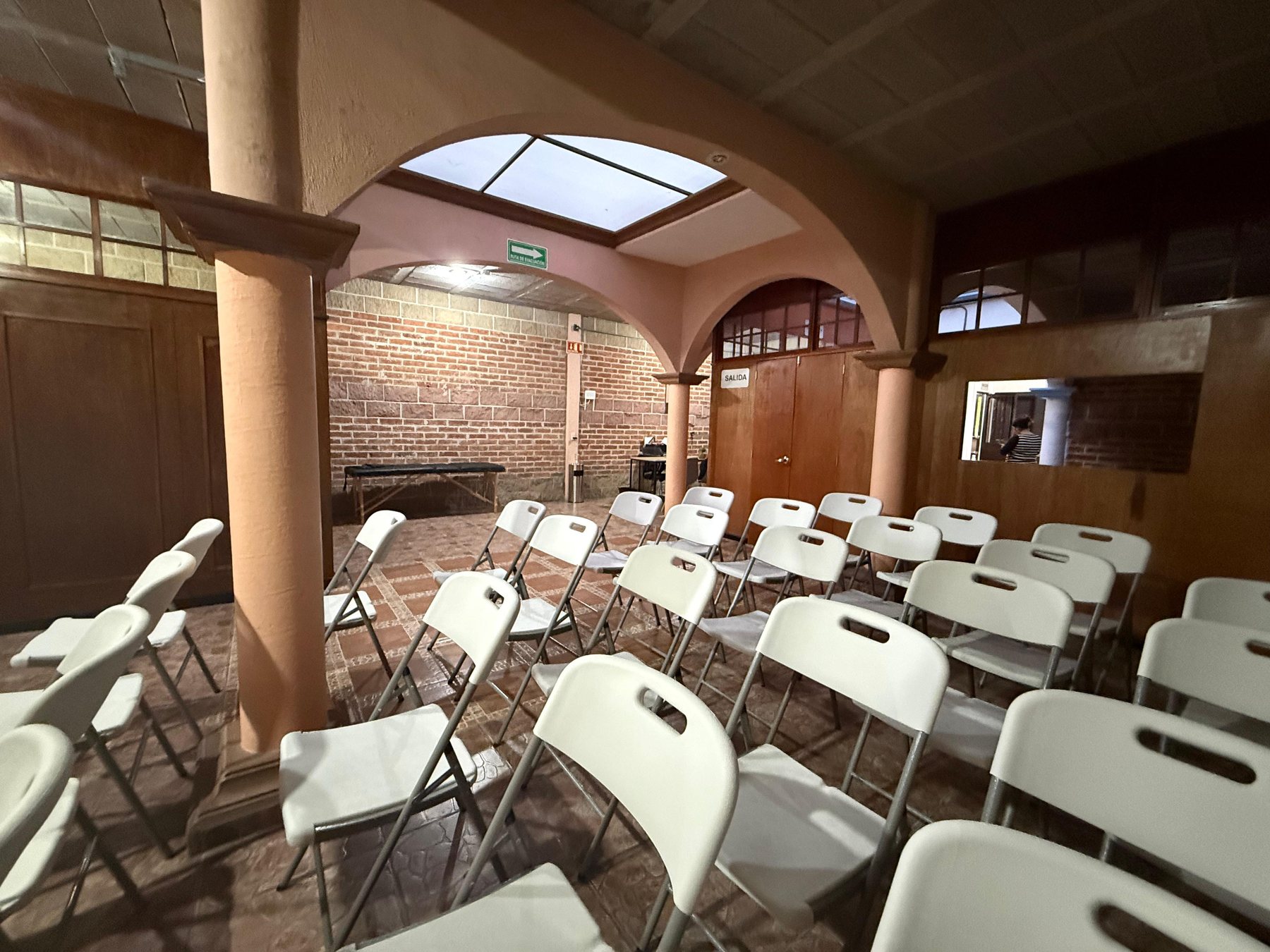 Sala para actividades y acompañamiento grupal